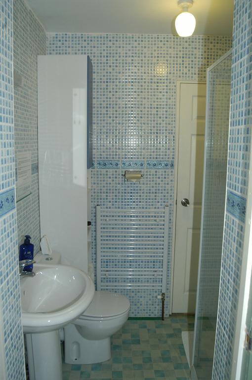 Furnival Lodge 斯劳 客房 照片