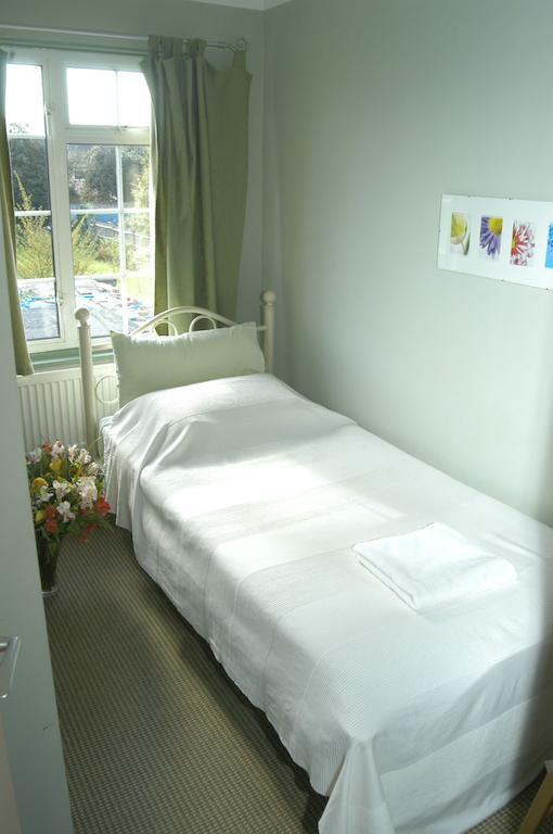 Furnival Lodge 斯劳 客房 照片